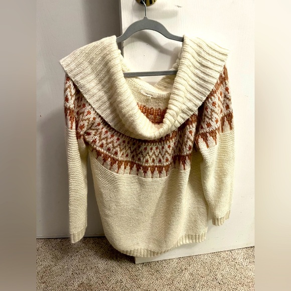 Off the shoulder sweater - Picture 1 of 2